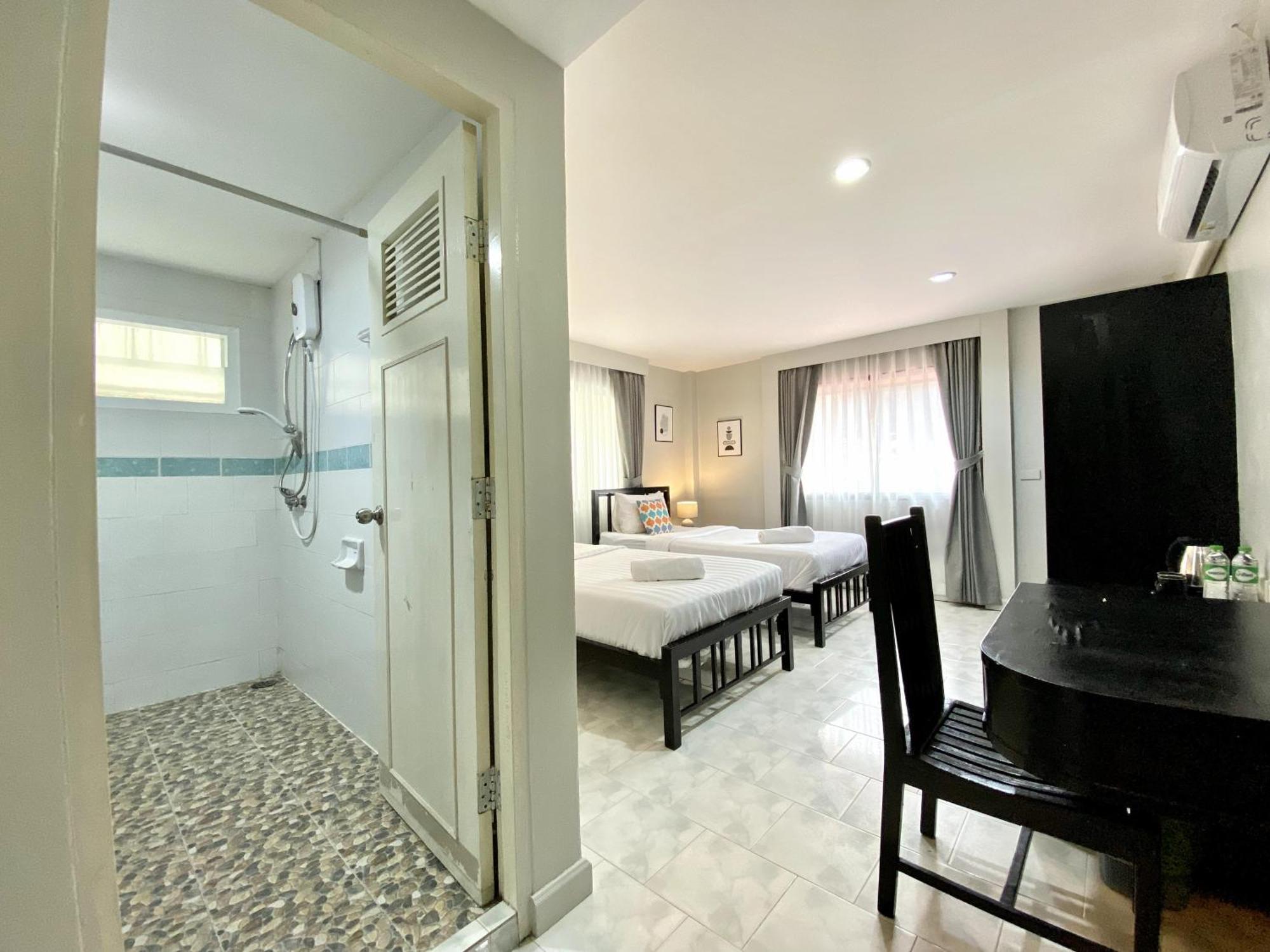 Beachwalk Minotel Patong Exterior foto